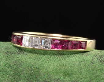 Vintage Retro 14K Yellow Gold Ruby and Carre Cut Diamond Band - Size 7