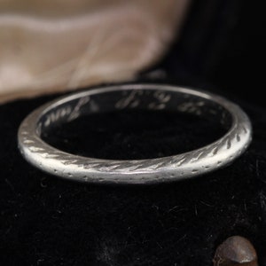 Circa 1924 - Antique Art Deco Platinum Engraved Wedding Band - Size 5