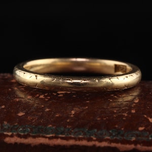 Antique Art Deco 18K Yellow Gold Engraved Wedding Band - Size 6.5