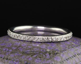 Vintage 18K White Gold Round Cut Eternity Wedding Band - Size 7