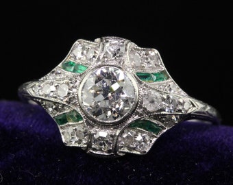 Antiker Art Deco Platin Alter Europäischer Diamant und Smaragd Verlobungsring