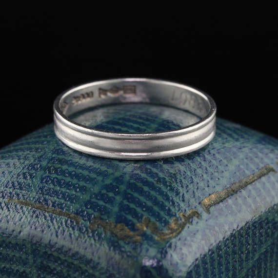 Circa 1985 - Vintage Estate Platinum Wedding Band - Size 8