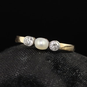 Antique Art Deco 14K Yellow Gold Old Euro Diamond and Pearl Three Stone Band Ring