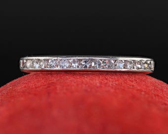 Anello dell'eternità Art Déco antico in platino con diamante a taglio singolo - Misura 5 3/4