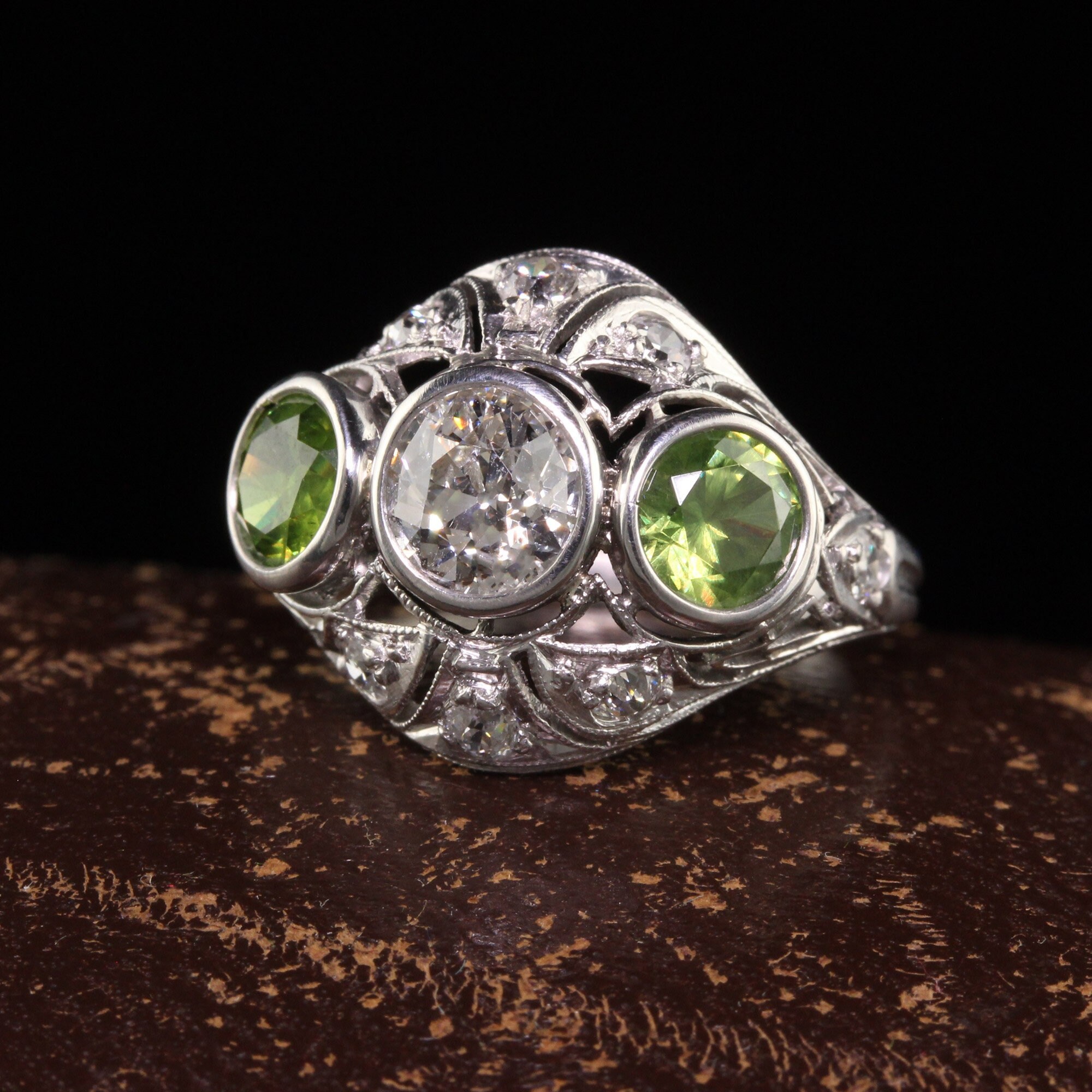 Bague Ancienne Art Déco En Platine Et Grenat Hessonite 3 Carats - Taille 57