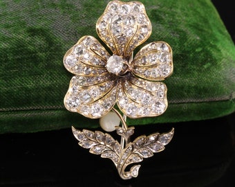 Antique Victorian 18K Yellow Gold Old Mine Diamond En Tremblant Flower Pin