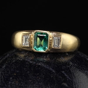 Vintage Retro French 18k Yellow Gold Colombian Emerald Diamond Three Stone Ring