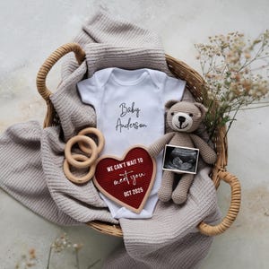 Valentine&#39;s Day Pregnancy Announcement: Gender Neutral, February Baby (Digital Download)