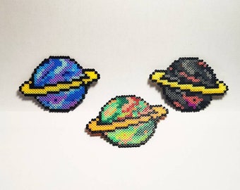 Magnets planetes - Aimants de réfrigérateur - Décoration spatiale en pixel-art / perles à repasser - Planétarium