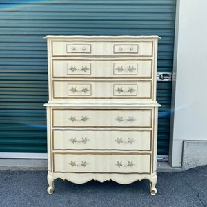 Huge Vintage French Provincial Chest of Drawers Dresser By Thomasville French Country