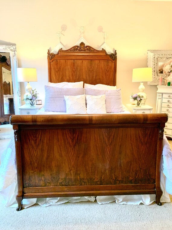 Antique Queen Bed — free download