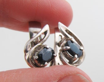 Vintage natural blue sapphire earrings, silver pierced earrings jewelry, September birthstone