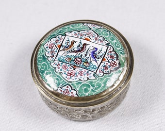 Vintage enamel painted pill box 3 birds, colourful face powder cosmetics box, patch box