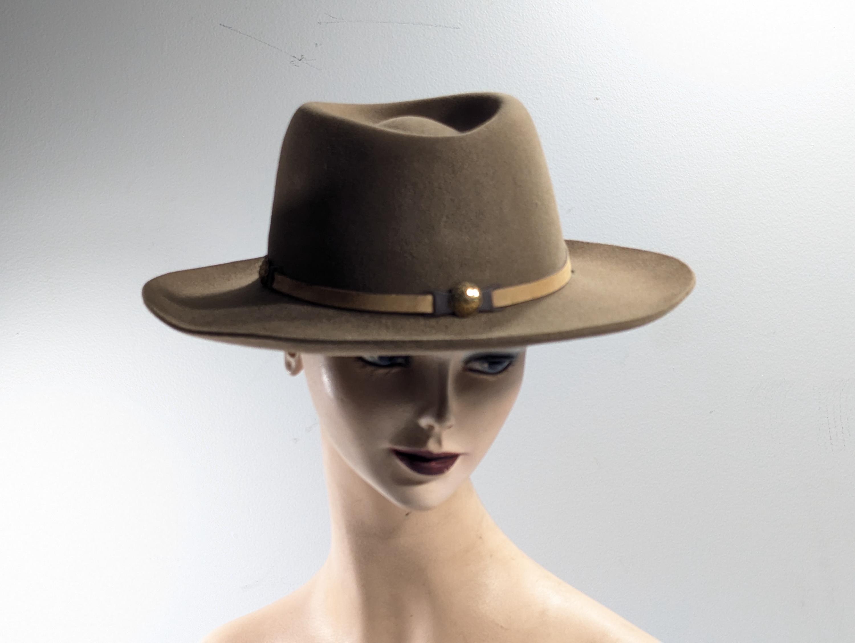 BILTMORE Wilderness Collection Size 57 - 7 1/8