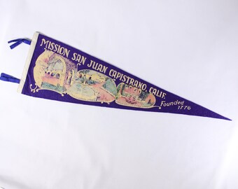 Vintage 27" Mission San Juan Capistrano California tourist souvenir pennant, dorm room decor flag