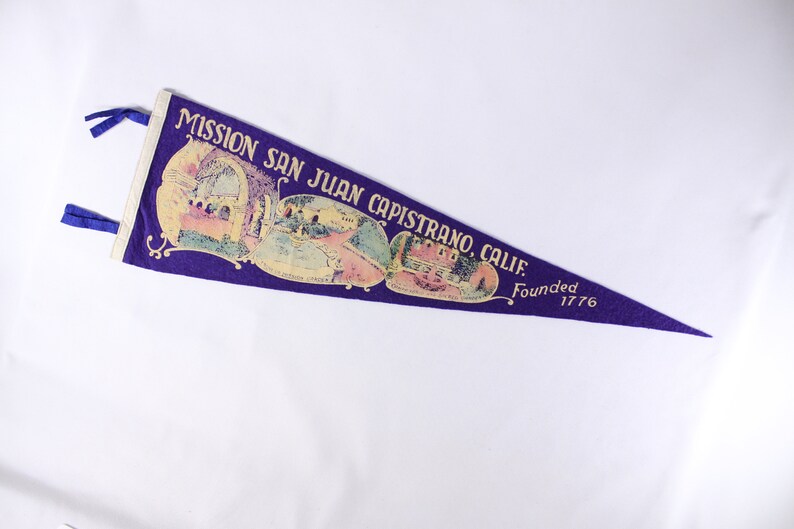 Vintage 27 Mission San Juan Capistrano California tourist souvenir pennant, dorm room decor flag image 1