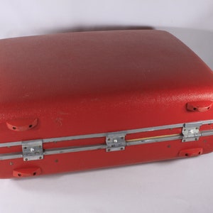 Red Samsonite suitcase, in-flight luggage, cabin bag image 5