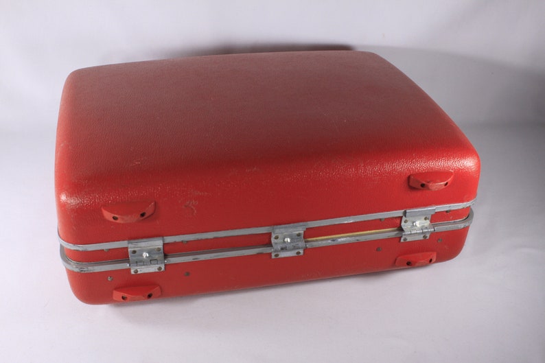 Red Samsonite suitcase, in-flight luggage, cabin bag image 5