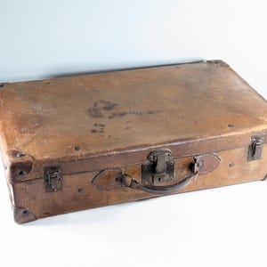 Antieke, verweerde leren koffer, handbagage herencabine, harde weekendtas, toilettasje,