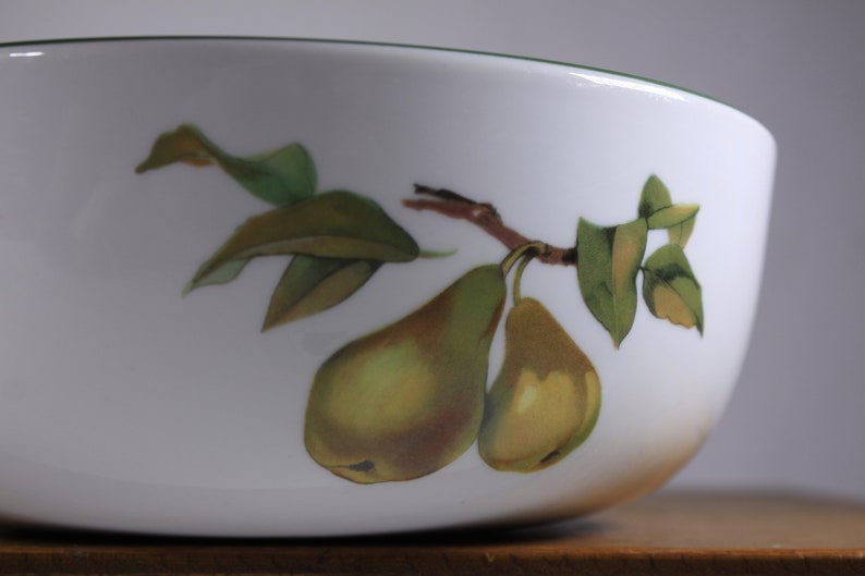 1986 English Royal Worcester Evesham Vale 8 round bowl, Freezer to Oven, Oven to Table, Microwave proof fine china image 7