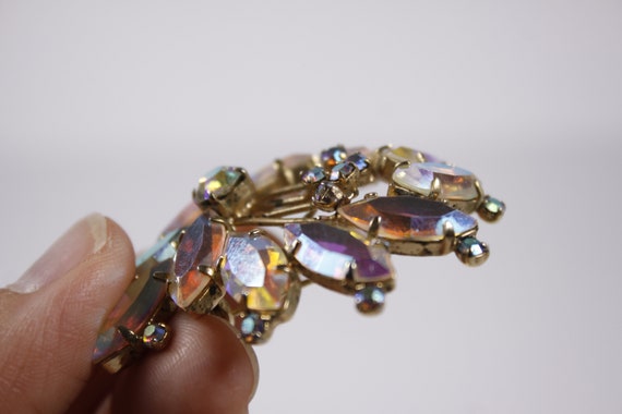 Vintage Aurora Borealis Rhinestone brooch, prong … - image 9