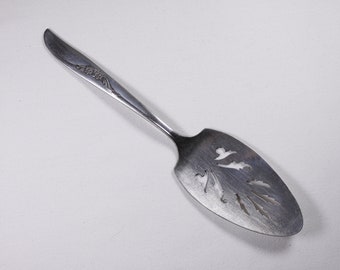 Vintage 1959 ONEIDA Ltd cake slice by WMA Rogers Jennifer or Ada pattern, silver plated cake server