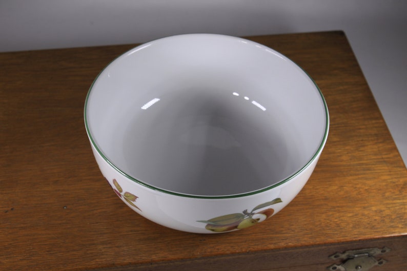 1986 English Royal Worcester Evesham Vale 8 round bowl, Freezer to Oven, Oven to Table, Microwave proof fine china image 2