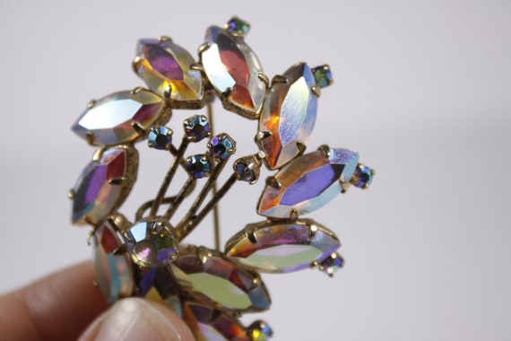 Vintage Aurora Borealis Rhinestone brooch, prong … - image 8