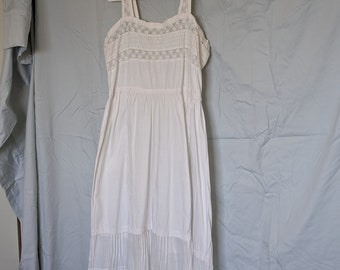 Edwardian white cotton lace summer dress US 6, Antique cotton slip dress, cotton crochet peasant dress, vintage sundress, sweet lolita dress