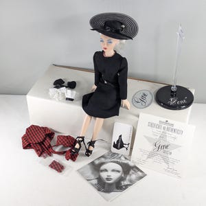Boneca da moda Gene Marshall Little Black Dress + certificado de autenticidade, livreto, suporte e caixa, boneca colecionável de 15,5&quot; da Ashton-Drake Galleries, projetada por Mel Odom