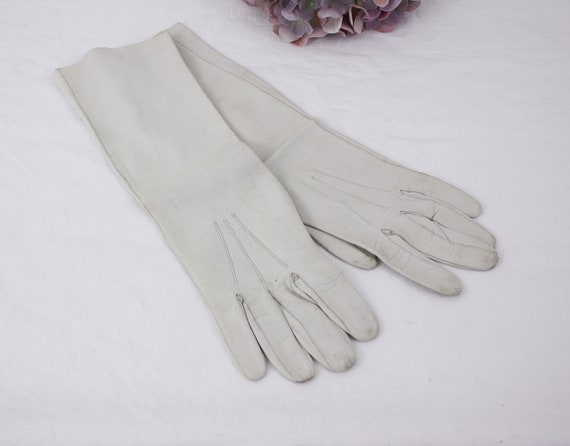 Vintage long kid leather gloves size 7-3/4, white