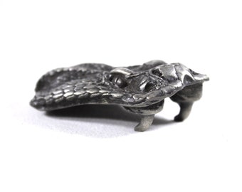 Vintage Snake Head belt buckle, 1977 Vinegarroon Foundries Fine pewter double hook rattlesnake diamondback copperhead sidewinder belt buckle