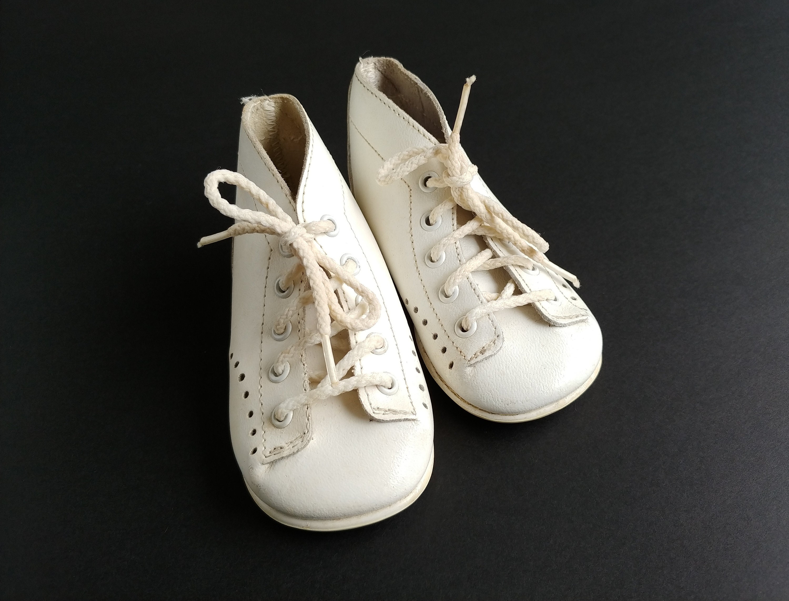 Baby white store leather shoes