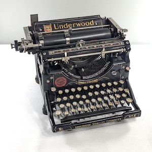 1920s Underwood Standard typewriter no 5 - NEEDS A SERVICE - USA made office writing equipment by Underwood Elliott Fisher Co. U.S.A.