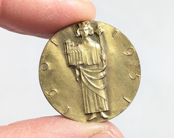 1501-1951 Basil Switzerland gold tone badge, Huguenin Locle Sc. pinback brooch