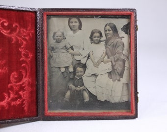 Charming RARE outdoor Ambrotype of group of 5 siblings in 6th plate leather casing, American Civil War era clothing