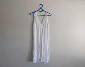 Vintage Italian white slip dress size M / L, bridal lingerie, mid century fashion full slip