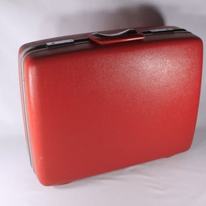 Red Samsonite suitcase, in-flight luggage, cabin bag image 1