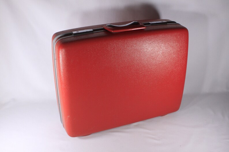 Red Samsonite suitcase, in-flight luggage, cabin bag image 1