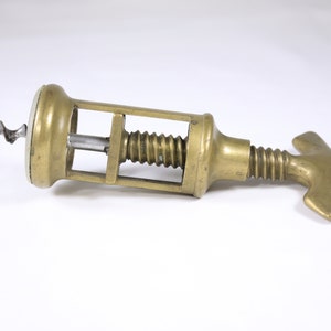 Vintage Italian solid brass corkscrew wine bottle opener, well made minimalist mcm retro bar wares, housewarming gift image 7