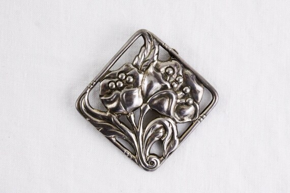 Silver 2024 poppy brooch