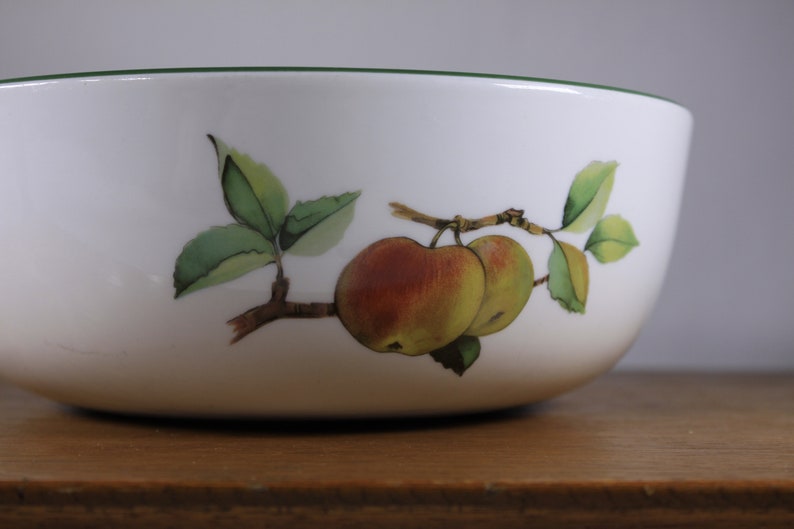 1986 English Royal Worcester Evesham Vale 8 round bowl, Freezer to Oven, Oven to Table, Microwave proof fine china image 5