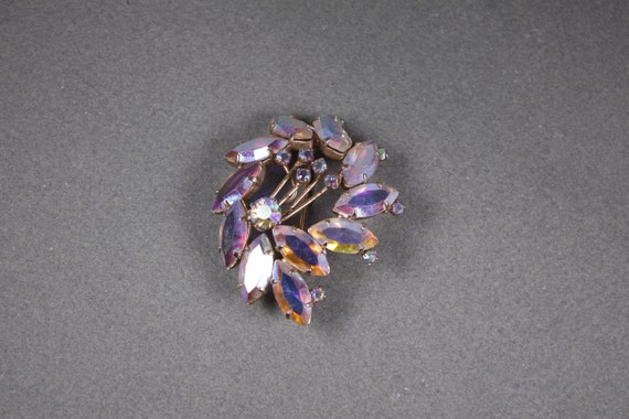 Vintage Aurora Borealis Rhinestone brooch, prong … - image 4