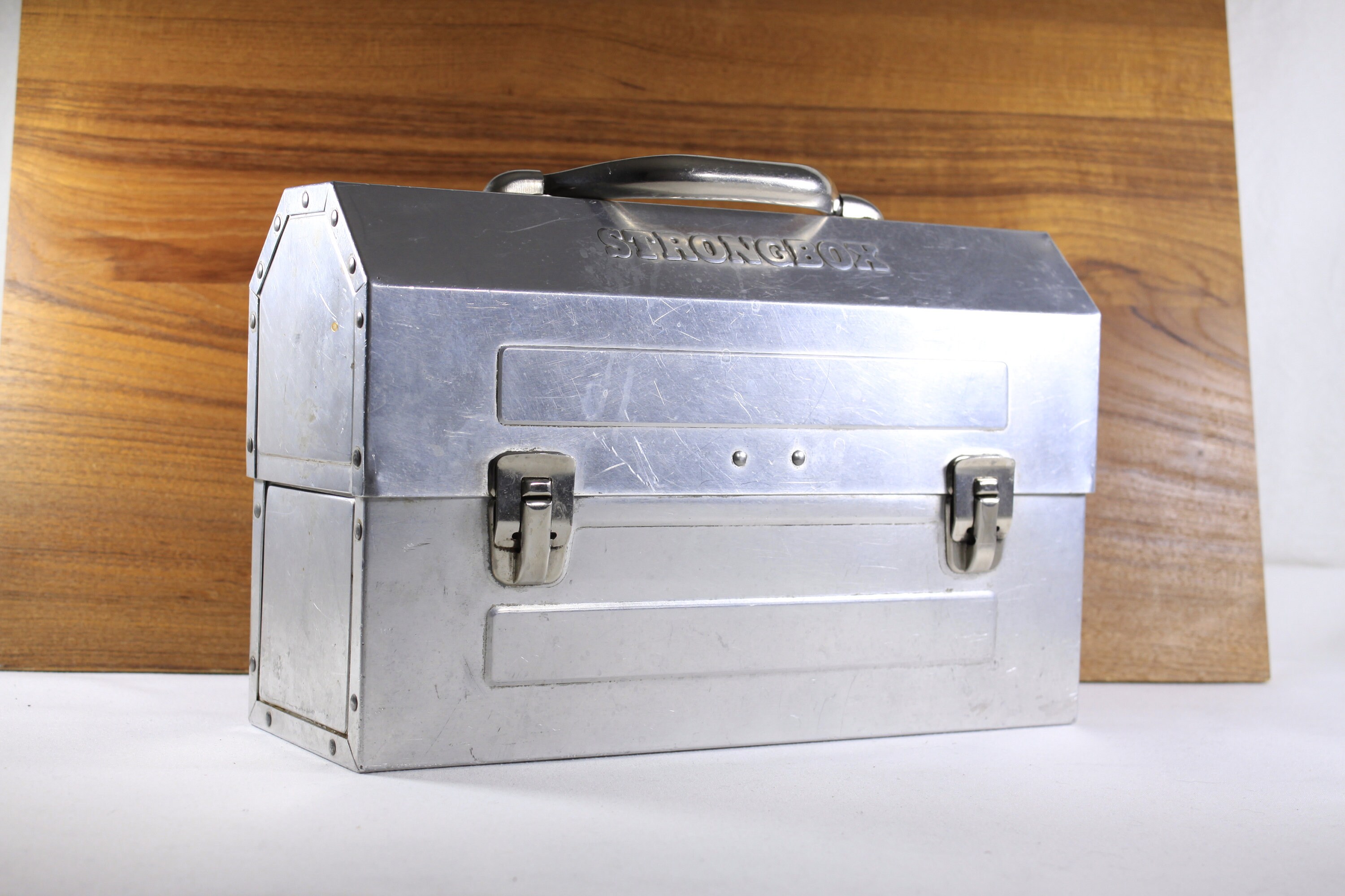 Aluminium STRONGBOX Metal Lunch Pail, Vintage Tin Metal Aluminium STRONGBOX Metal Lunch Pail, Vintage Tin Metal
