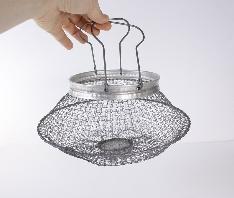 1940s Italian wire egg basket, collapsible strainer egg gathering basket image 3