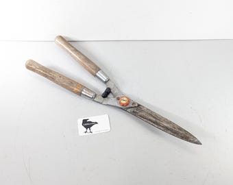 Large wood handled garden shears, Cast Steel Topiary cutters, hedge trimmer, metal garden trimmers or clippers