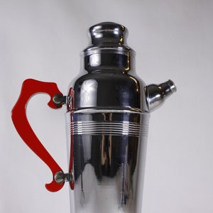 1930s Art deco Chrome cocktail shaker, 13.5 tall pitcher with Cherry Red Bakelite handle image 2