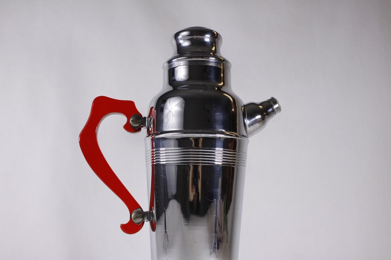 1930s Art deco Chrome cocktail shaker, 13.5 tall pitcher with Cherry Red Bakelite handle image 2
