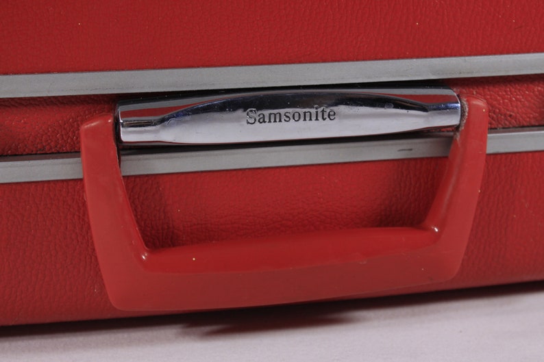 Red Samsonite suitcase, in-flight luggage, cabin bag image 6