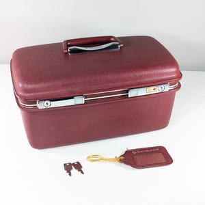 Rode Samsonite SATURN III-treinkoffer + sleutels + label + dienblad, rode samsonite-make-upkoffer, handbagage, weekendtas, opbergdoos